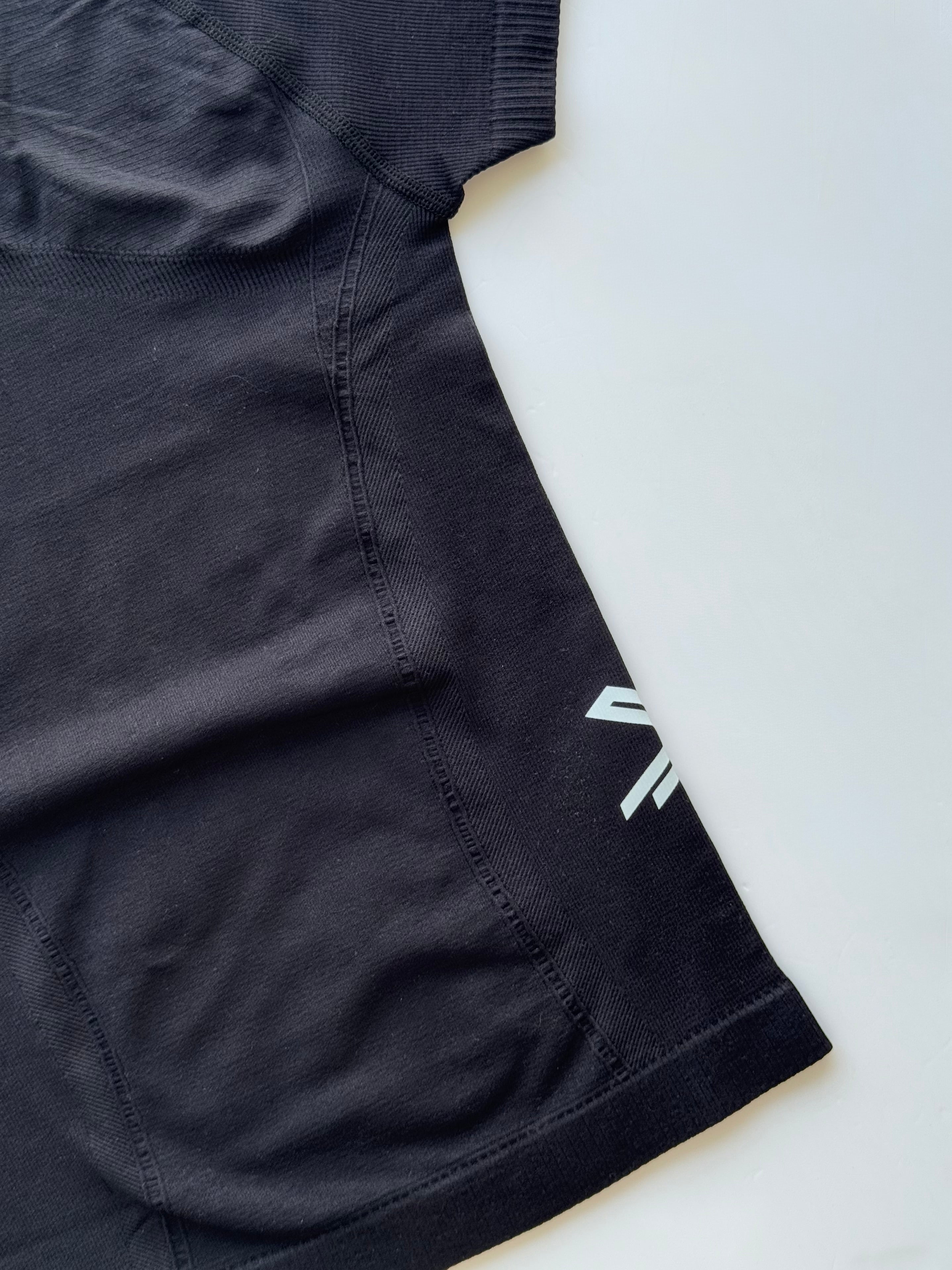 PERFORMANCE FIT TEE