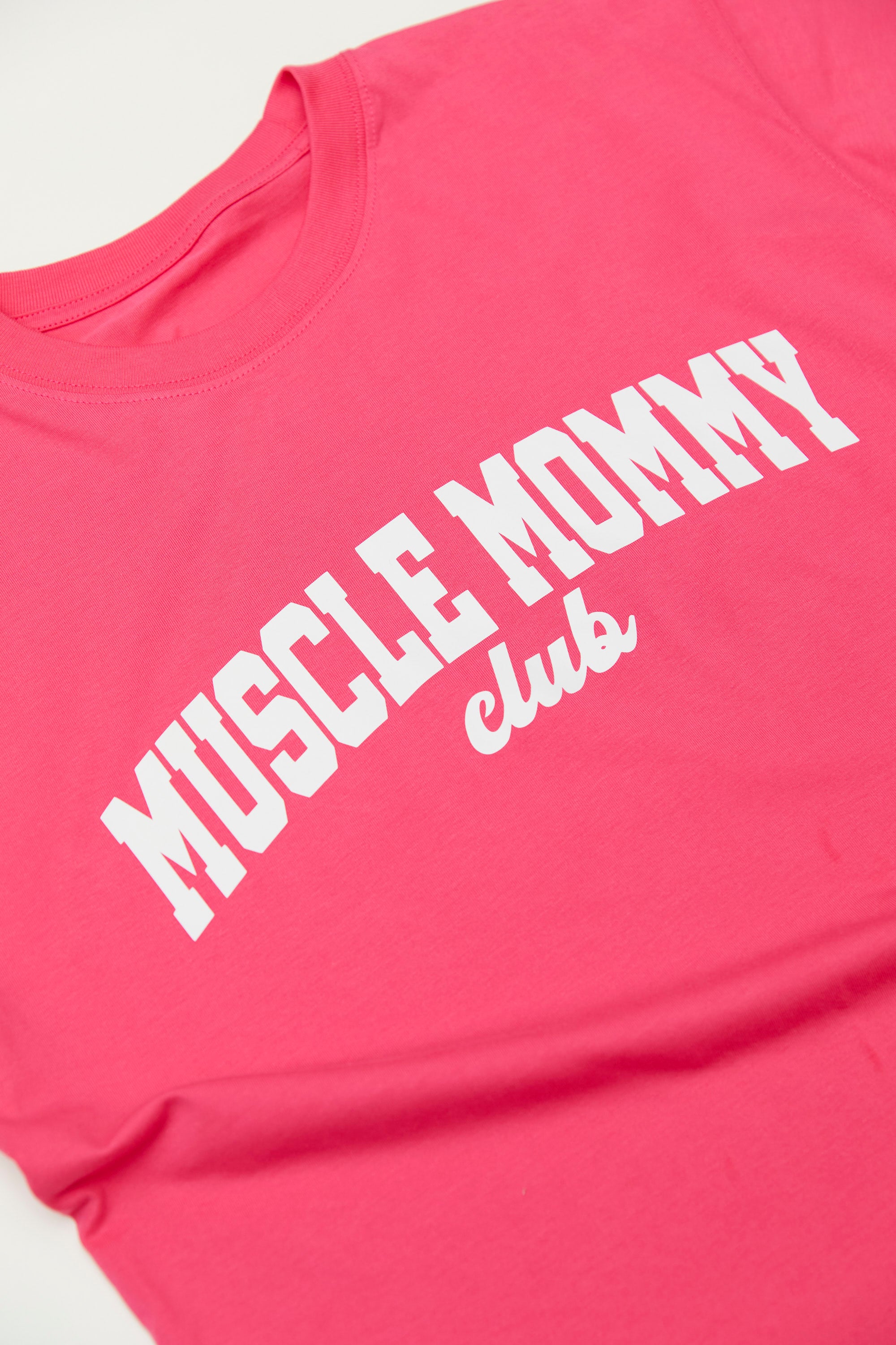 MUSCLE MOMMY CLUB T-SHIRT